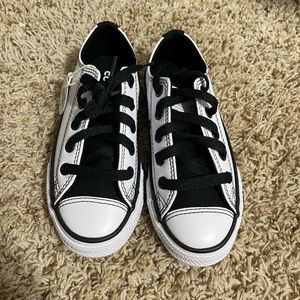 Boys size 11 white/black leather converse